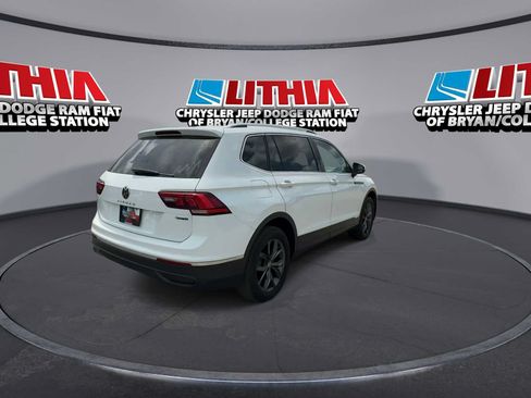 Used 2022 Volkswagen Tiguan SE AWD/4WD image 7