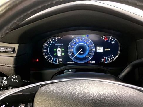 Used 2016 Cadillac Escalade Luxury image 15