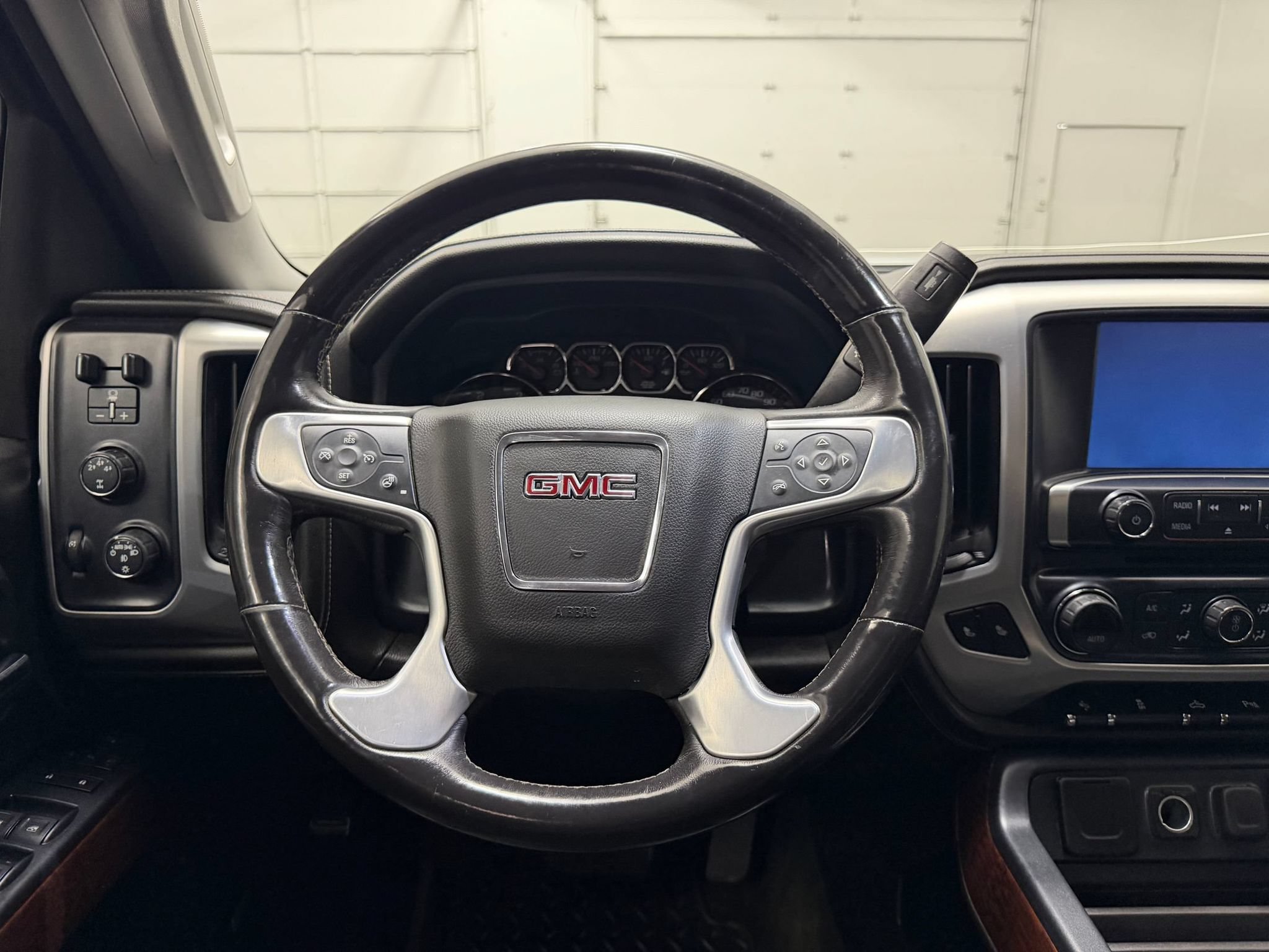 Used 2016 GMC Sierra 2500 SLT w/ Duramax Plus Package AWD/4WD image 28
