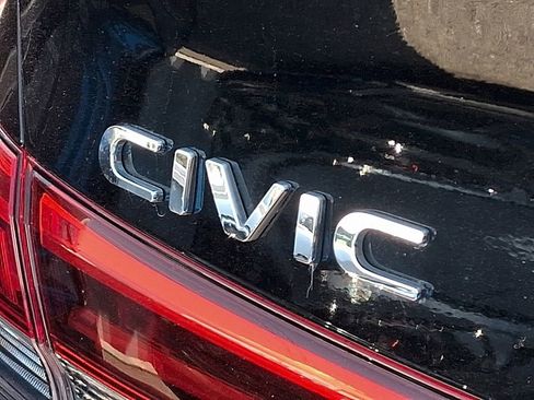 Used 2023 Honda Civic Sport image 4