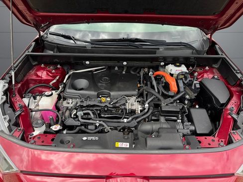Used 2019 Toyota RAV4 LE w/ Carpet Mat Package AWD/4WD image 20