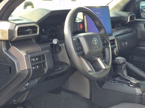 Used 2024 Toyota Tacoma TRD Off-Road AWD/4WD image 10