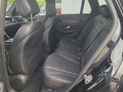 Used 2018 Mercedes-Benz GLC 300 4MATIC image 20