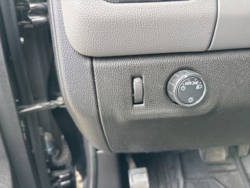 Used 2019 Chevrolet Colorado W/T w/ WT Convenience Package image 21