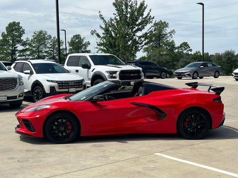Used 2023 Chevrolet Corvette Stingray Premium Conv w/ Z51 Performance Package RWD image 33