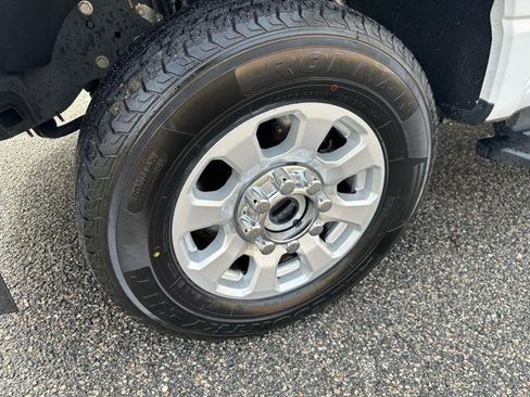 Used 2024 Ford F250 XLT image 40