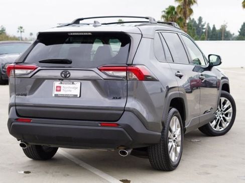 Used 2023 Toyota RAV4 XLE Premium image 7
