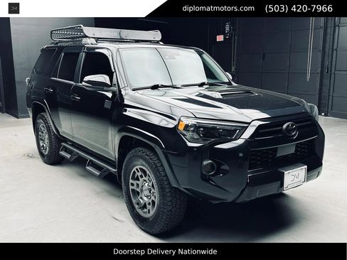 Used 2020 Toyota 4Runner Venture w/ Moonroof Package AWD/4WD image 9