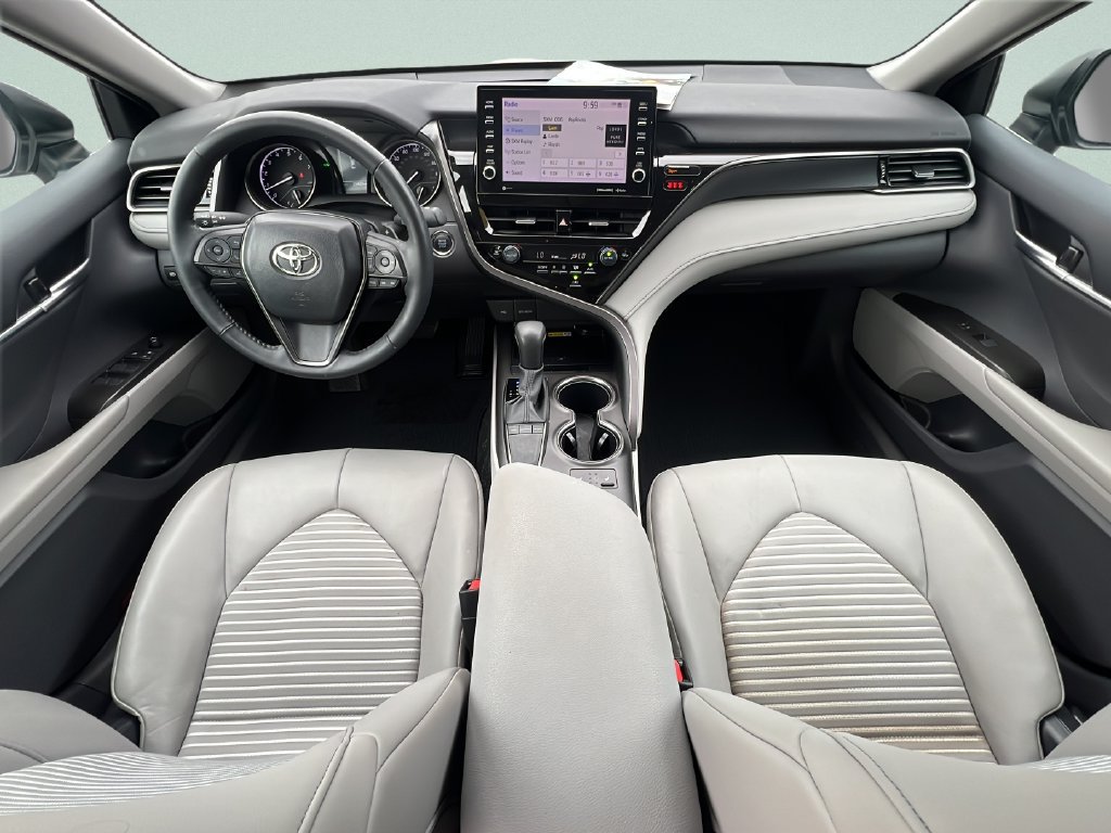 Used 2024 Toyota Camry SE w/ Cold Weather Package FWD image 10