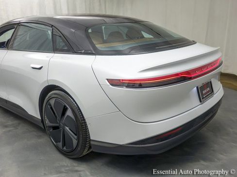 Used 2024 Lucid Air Touring image 9