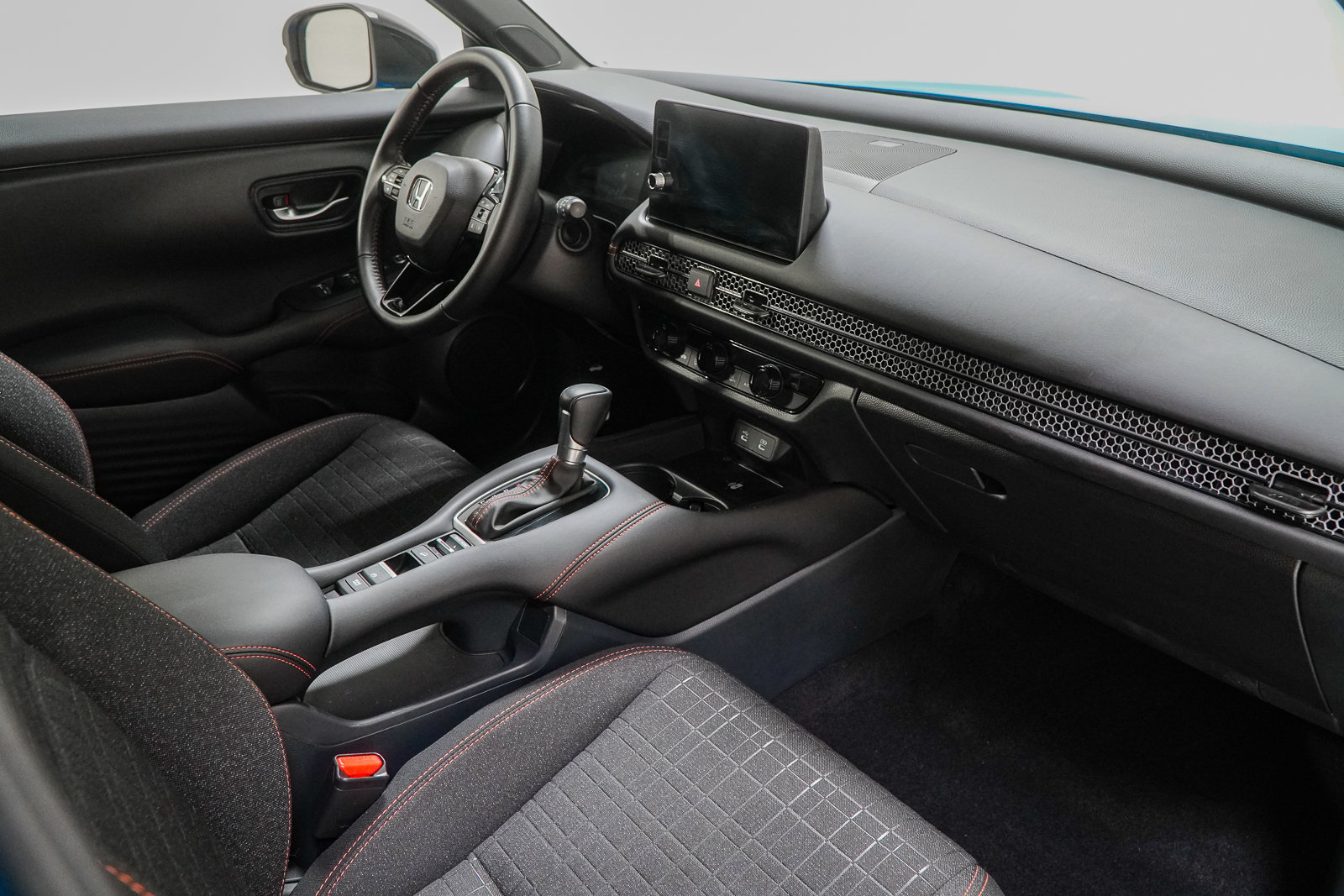 Certified 2026 Honda HR-V Sport image 31