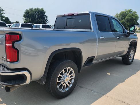 Certified 2026 Chevrolet Silverado 2500 LTZ w/ LTZ Convenience Package AWD/4WD image 4