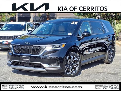 Used 2024 Kia Carnival EX FWD image 1