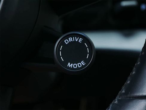 Used 2020 Porsche Taycan Turbo image 22