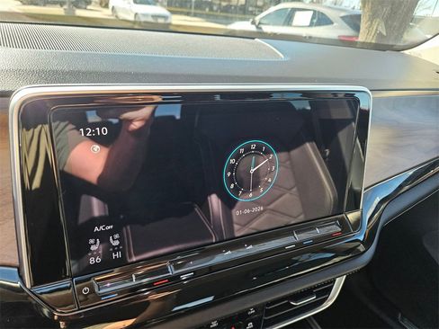 Used 2025 Volkswagen Atlas SE image 20