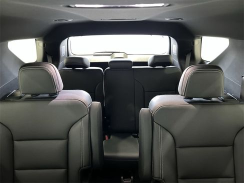 New 2026 Chevrolet Traverse LT w/ Driver Confidence Package image 32