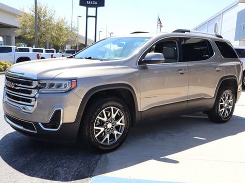 Certified 2022 GMC Acadia SLT w/ Technology Package image 4