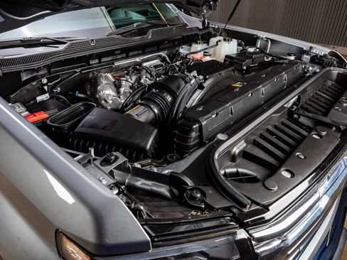 Used 2025 Chevrolet Silverado 2500 LTZ w/ LTZ Premium Package image 38