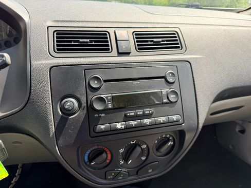 Used 2006 Ford Focus SE FWD image 27