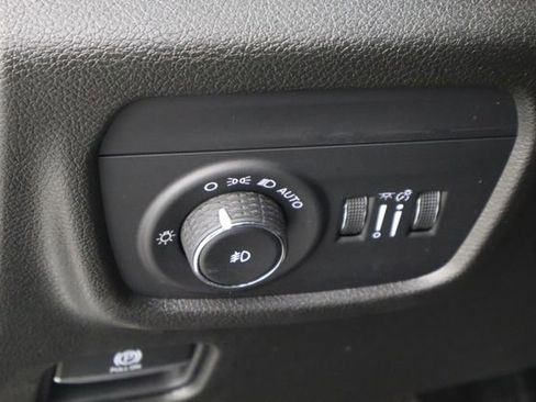 Used 2021 Jeep Grand Cherokee L Limited image 25