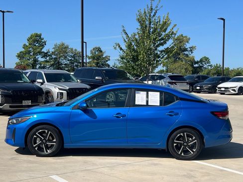 Used 2025 Nissan Sentra SV FWD image 6