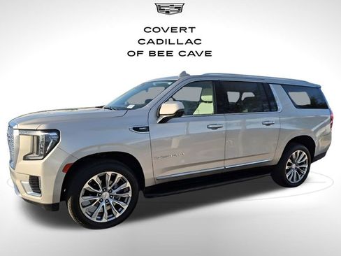 Used 2023 GMC Yukon XL Denali image 4