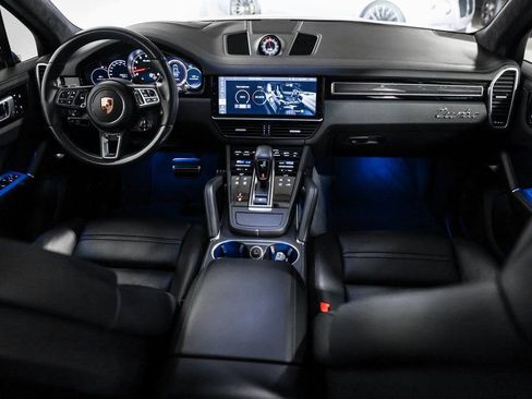 Used 2019 Porsche Cayenne Turbo AWD/4WD image 21