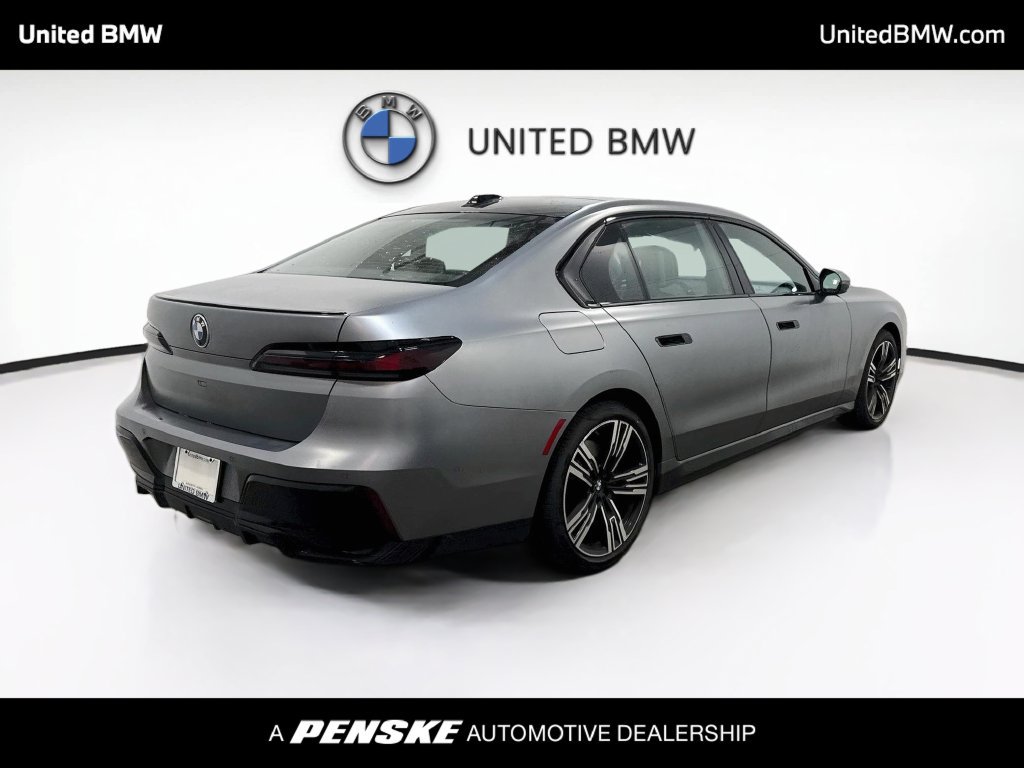 Used 2023 BMW 740i RWD image 5