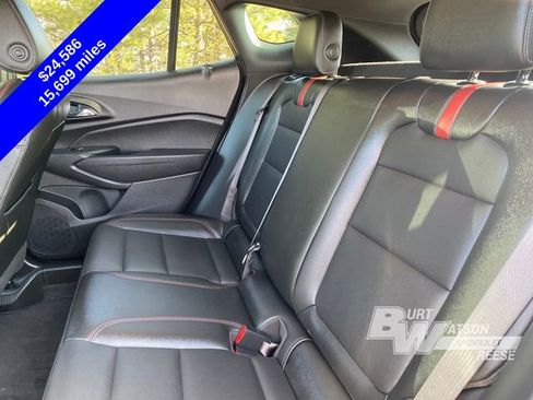 Certified 2025 Chevrolet Trax RS FWD image 18