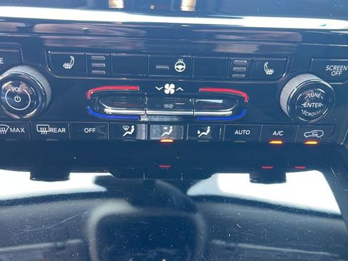 Used 2022 Jeep Grand Cherokee L Laredo w/ Luxury Tech Group I AWD/4WD image 21