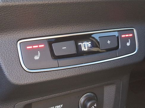 Used 2022 Audi SQ5 Prestige image 11