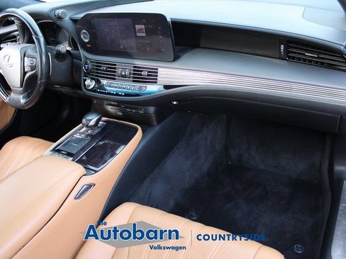Used 2021 Lexus LS 500h RWD image 29