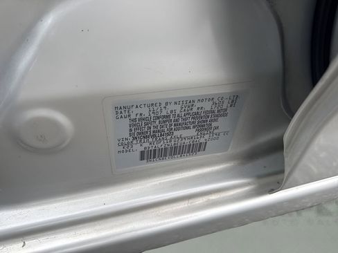 Used 2020 Nissan Versa SV image 32