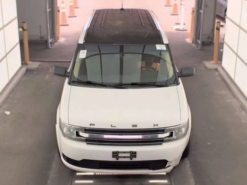 Used 2017 Ford Flex SE FWD image 3