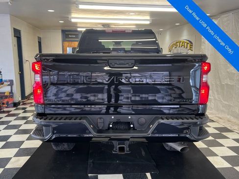Used 2025 Chevrolet Silverado 2500 Custom w/ Custom Value Package image 17