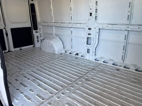 Used 2025 RAM ProMaster 2500 w/ Convenience Group FWD image 21