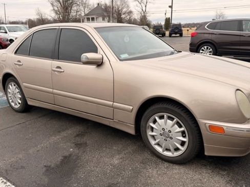 Used 2000 Mercedes-Benz E 320 Sedan image 7