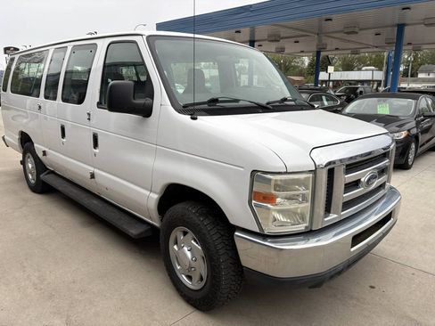 Used 2010 Ford E-350 and Econoline 350 XLT RWD image 4