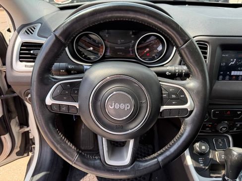 Used 2018 Jeep Compass Latitude w/ Popular Equipment Group AWD/4WD image 14