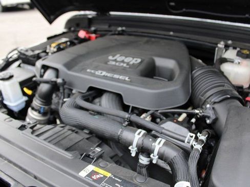 Used 2021 Jeep Wrangler Unlimited Sahara image 27