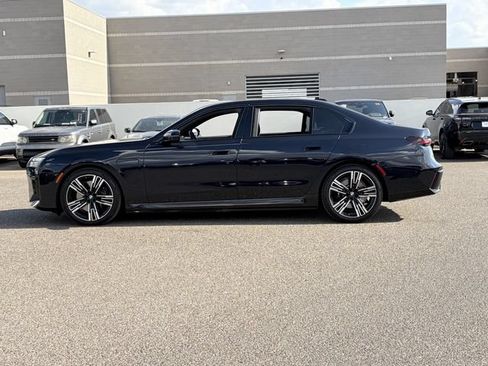 Used 2025 BMW 750e xDrive AWD/4WD image 9