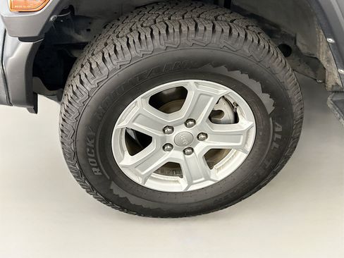 Used 2022 Jeep Wrangler Sport S image 11