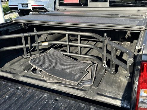 Certified 2020 Nissan Frontier SV w/ Midnight Edition Floor Mats image 13