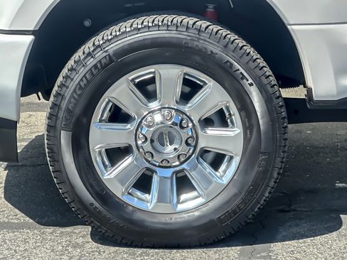 Used 2017 Ford F250 Platinum w/ Platinum Ultimate Package AWD/4WD image 25
