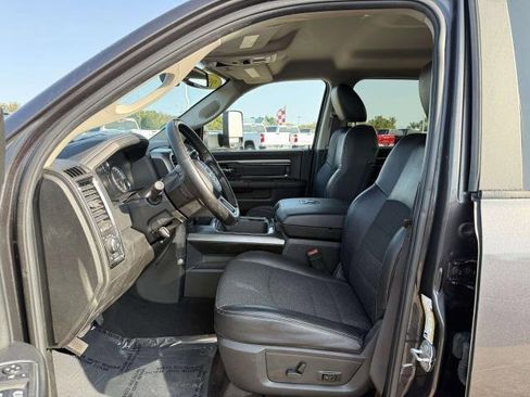 Used 2018 RAM 2500 Big Horn w/ Sport Appearance Group image 11