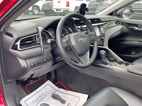 Used 2020 Toyota Camry SE image 10