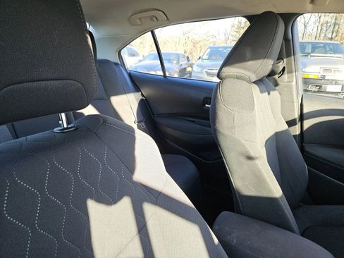 Used 2021 Toyota Corolla LE image 14