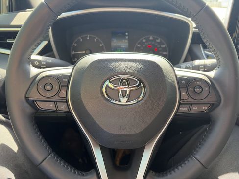 Used 2025 Toyota Corolla SE FWD image 9
