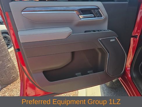 Used 2025 Chevrolet Silverado 2500 LTZ w/ LTZ Premium Package AWD/4WD image 9
