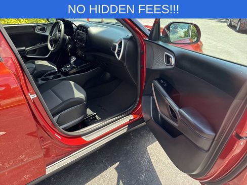 Used 2024 Kia Soul LX w/ Option Group 015 FWD image 10